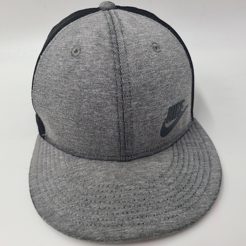 Nike Hat Snapback Trucker Mesh Gray Black Flat Brim Nike True Swoosh Logo Men
